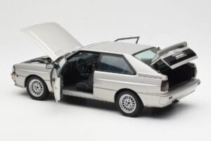 Audi Quattro LWB Silver AUTOart 1:18 70303 Metall — bild 5 av 8