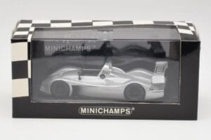Audi R10 Concept Ice Silver Metallic Minichamps 1:43 AUDI001 Metall — bild 4 av 4