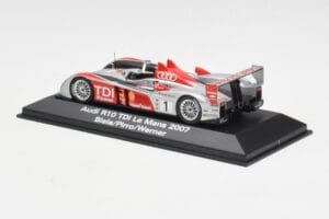 Audi R10 TDI LMP1 #1 F. Biela / E. Pirro / M. Werner 24 Hours of Le Mans 2007 Minichamps 1:43 5020700213 Metall — bild 3 av 4