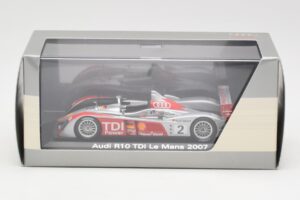 Audi R10 TDI LMP1 #2 R. Capello / T. Kristensen / A. McNish 24 Hours of Le Mans 2007 Minichamps 1:43 5020700223 Metall — bild 4 av 4