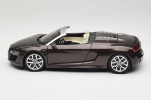 Audi R8 5.2 Spyder Teak Brown Kyosho 1:18 5010918525 Metall — bild 4 av 8