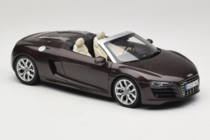 Audi R8 5.2 Spyder Teak Brown Kyosho 1:18 5010918525 Metall — bild 6 av 8