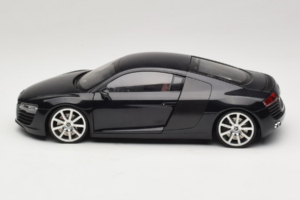 Audi R8 Svart Kyosho 1:18 09213BK Metall — bild 4 av 8