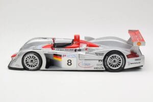 Audi R8 LMP900 #8 Audi Sport Team Joest F. Biela / E. Pirro / T. Kristensen 24 Hours of Le Mans 2000 Maisto 1:18 38899 Metall — bild 3 av 6