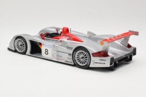 Audi R8 LMP900 #8 Audi Sport Team Joest F. Biela / E. Pirro / T. Kristensen 24 Hours of Le Mans 2000 Maisto 1:18 38899 Metall — bild 5 av 6