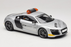 Audi R8 Safety Car 24 Hours of Le Mans 2008 Kyosho 1:18 09214DTM Metall — bild 6 av 8
