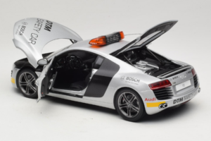 Audi R8 Safety Car 24 Hours of Le Mans 2008 Kyosho 1:18 09214DTM Metall — bild 7 av 8