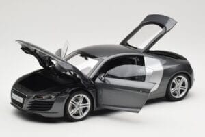 Audi R8 Type 42 4.2 Daytona Grey Kyosho 1:18 5010618425 Metall — bild 2 av 8