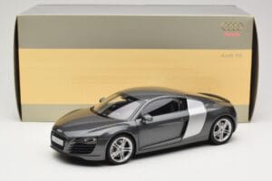 Audi R8 Type 42 4.2 Daytona Grey Kyosho 1:18 5010618425 Metall — bild 8 av 8