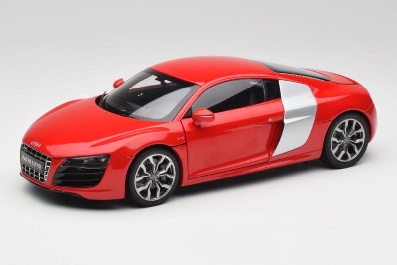 Audi R8 V10 Brilliant Röd Kyosho 1:18 09216RR Metall