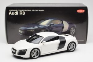 Audi R8 Type 42 Vit Kyosho 1:18 09213W Metall — bild 8 av 8