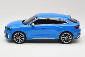 Audi RS Q3 F3 Sportback Blå Minichamps 1:18 155018101 Metall — bild 3 av 6