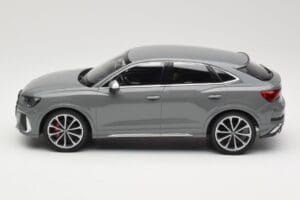 Audi RS Q3 F3 Sportback Grå Minichamps 1:18 155018100 Metall — bild 3 av 6