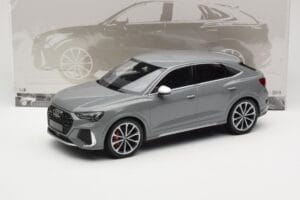 Audi RS Q3 F3 Sportback Grå Minichamps 1:18 155018100 Metall — bild 6 av 6