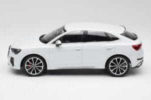 Audi RS Q3 F3 Sportback Glacier White Metallic Minichamps 1:18 155018105 Metall — bild 3 av 6