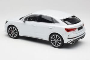 Audi RS Q3 F3 Sportback Glacier White Metallic Minichamps 1:18 155018105 Metall — bild 5 av 6