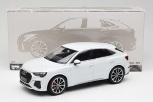 Audi RS Q3 F3 Sportback Glacier White Metallic Minichamps 1:18 155018105 Metall — bild 6 av 6