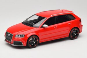 Audi RS3 8P Sportback Röd DNA 1:18 DNA000056 Resin