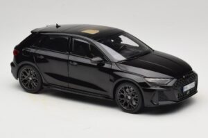 Audi RS3 8Y Sportback Myth Black Norev 1:18 188388 Metall — bild 6 av 8