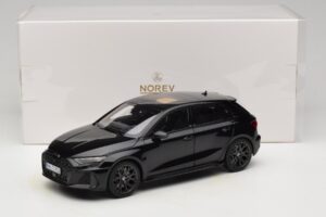 Audi RS3 8Y Sportback Myth Black Norev 1:18 188388 Metall — bild 8 av 8