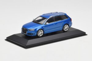 Audi RS4 B7 Avant Blue Metallic Minichamps 1:43 AUDI010 Metall — bild 2 av 4