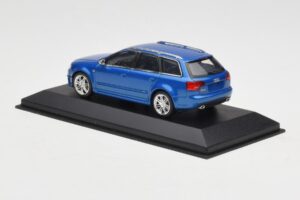 Audi RS4 B7 Avant Blue Metallic Minichamps 1:43 AUDI010 Metall — bild 3 av 4