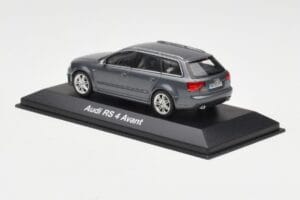 Audi RS4 B7 Avant Grå Minichamps 1:43 5010509223 Metall — bild 3 av 4