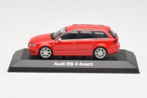 Audi RS4 B7 Avant Röd Minichamps 1:43 5010509213 Metall