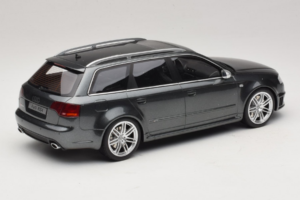 Audi RS4 B7 Grå Otto 1:18 OT721 Resin — bild 2 av 6