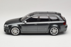 Audi RS4 B7 Grå Otto 1:18 OT721 Resin — bild 3 av 6