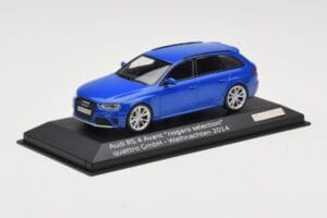 Audi RS4 B8 Avant Nogaro Blue Julurval 2014 Minichamps 1:43 AUDI003 Metall — bild 2 av 4