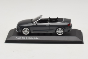 Audi RS5 B8 Cabriolet Daytona Gray Minichamps 1:43 5011215323 Metall