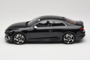 Audi RS5 B9 Coupe Svart GT Spirit 1:18 GT751 Resin — bild 3 av 6