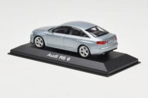 Audi RS6 C6 Monza Silver Minichamps 1:43 5010810113 Metall — bild 3 av 4