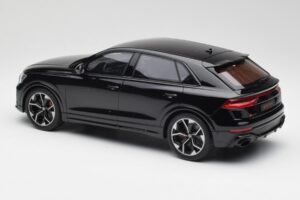 Audi RSQ8 Night Svart GT Spirit 1:18 GT305 Resin — bild 5 av 6