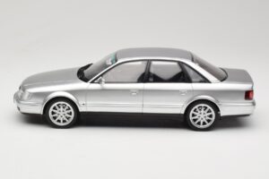 Audi S4 C4 4.2 V8 Crystal Silver Otto 1:18 OT464 Resin — bild 3 av 6
