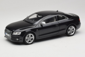 Audi S5 B8 Coupe Svart Norev 1:18 188360 Metall