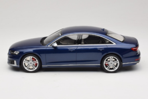 Audi S8 D5 Blå GT Spirit 1:18 GT313 Resin — bild 3 av 6
