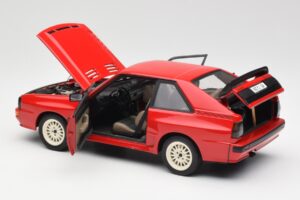 Audi Sport Quattro Röd Återförsäljarupplaga AUTOart 1:18 5030400205 Metall — bild 5 av 8