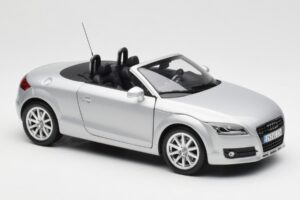Audi TT 8J Roadster Ljussilver Minichamps 1:18 5010500515 Metall — bild 6 av 8