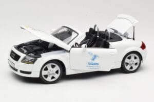 Audi TT 8N Cabriolet Vit Maisto 1:18 56065 Metall — bild 2 av 8