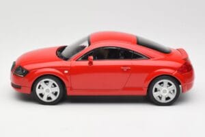 Audi TT 8N Röd Minichamps 1:18 155017022 Metall — bild 3 av 6