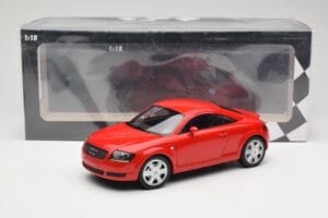 Audi TT 8N Röd Minichamps 1:18 155017022 Metall — bild 6 av 6