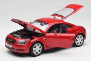 Audi TT 8N Coupe Röd Revell 1:18 89909092 Metall — bild 2 av 8