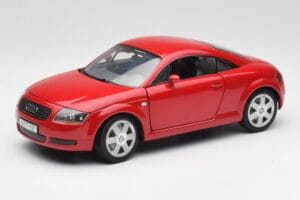 Audi TT 8N Coupe Röd Revell 1:18 89909092 Metall