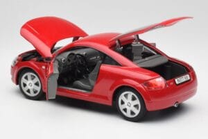 Audi TT 8N Coupe Röd Revell 1:18 89909092 Metall — bild 5 av 8