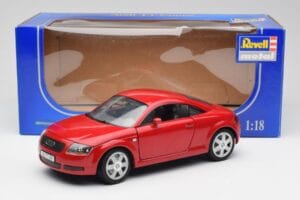 Audi TT 8N Coupe Röd Revell 1:18 89909092 Metall — bild 8 av 8