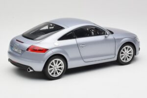 Audi TT 8N RHD Lake Silver Metallic Minichamps 1:18 150015020 Metall — bild 3 av 8
