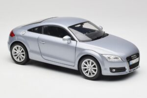 Audi TT 8N RHD Lake Silver Metallic Minichamps 1:18 150015020 Metall — bild 6 av 8