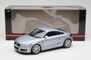 Audi TT 8N RHD Lake Silver Metallic Minichamps 1:18 150015020 Metall — bild 8 av 8